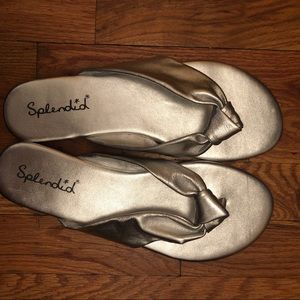 Splendid Metallic Silver Thongs  9.5  Never Worn